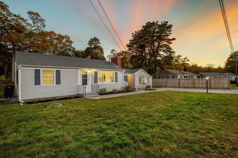15 Shannon Rd, Harwich, MA 02645