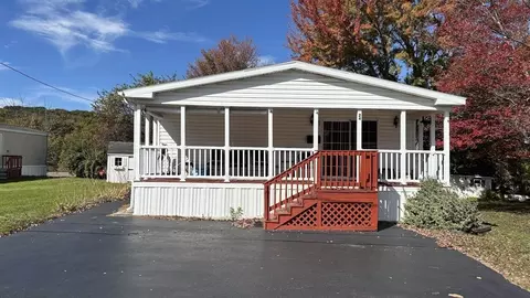 24 Upper Windbrook, Auburn, MA 01501