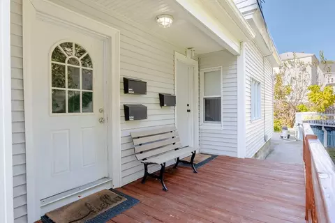 8 Gladding Pl, Fall River, MA 02721 photo 4