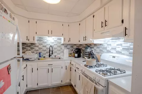 8 Gladding Pl, Fall River, MA 02721 photo 16