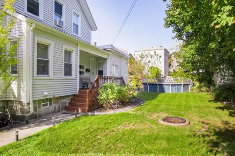 8 Gladding Pl, Fall River, MA 02721 photo 3