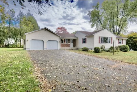 195 Mildred Ave, Springfield, MA 01104