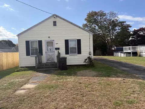 8 Second St, Swansea, MA 02777