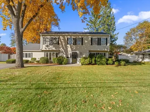 8 Flynn St, Natick, MA 01760