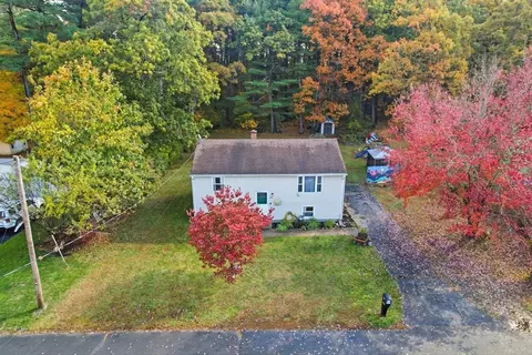 14 Pinewood Ln, Westfield, MA 01085