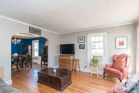28 Rencelau St, Springfield, MA 01118 photo 5
