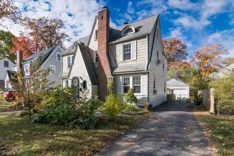 28 Rencelau St, Springfield, MA 01118 photo 4