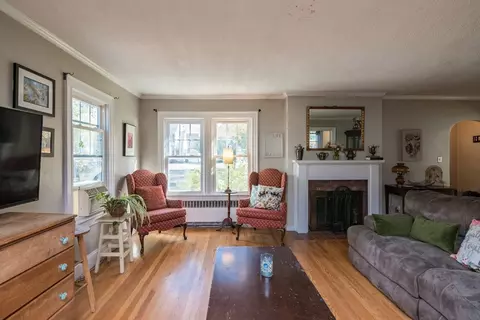 28 Rencelau St, Springfield, MA 01118 photo 8