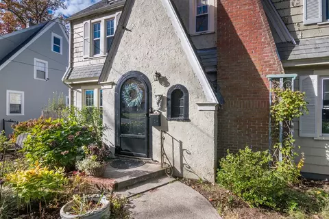 28 Rencelau St, Springfield, MA 01118 photo 3