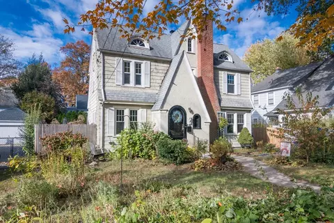 28 Rencelau St, Springfield, MA 01118 photo 2