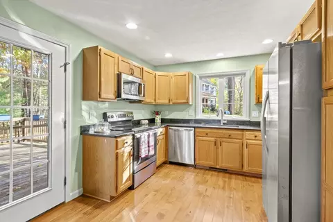 29 Shore Dr, Upton, MA 01568 photo 6