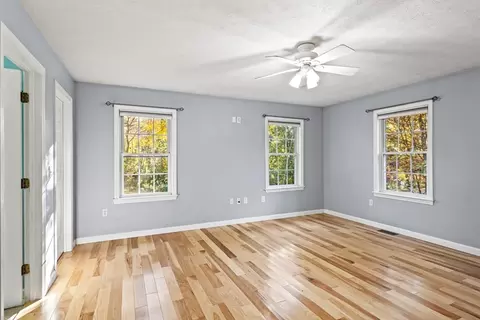 29 Shore Dr, Upton, MA 01568 photo 24