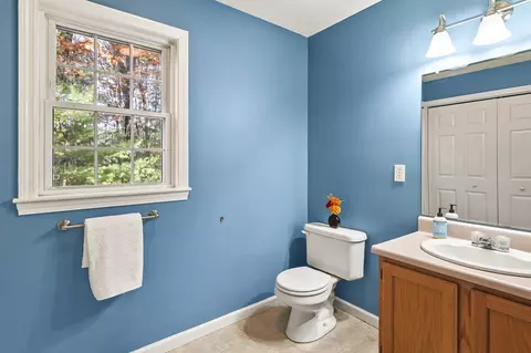 29 Shore Dr, Upton, MA 01568 photo 16
