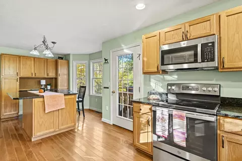 29 Shore Dr, Upton, MA 01568 photo 9