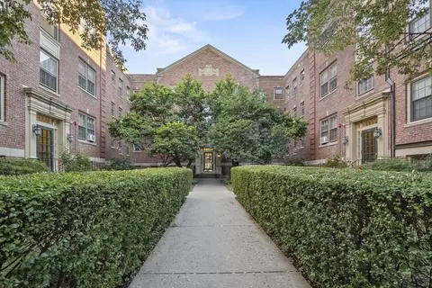 58 Elm St #1, Worcester, MA 01609 photo 2