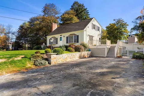 17 Orchard St, Beverly, MA 01915 photo 3