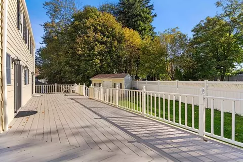 17 Orchard St, Beverly, MA 01915 photo 8