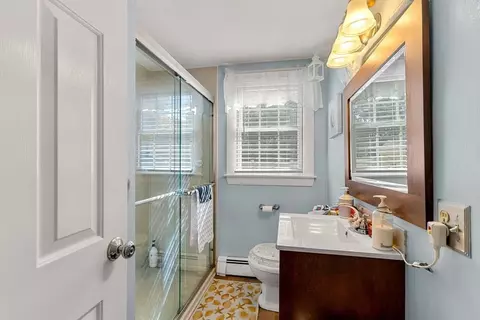 17 Orchard St, Beverly, MA 01915 photo 27