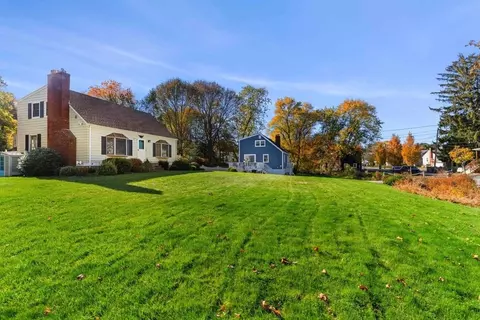 17 Orchard St, Beverly, MA 01915 photo 40