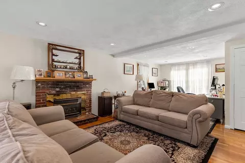 17 Orchard St, Beverly, MA 01915 photo 9