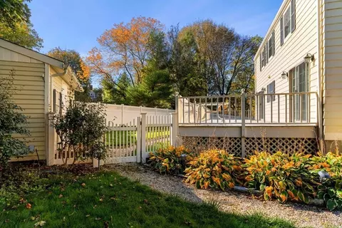 17 Orchard St, Beverly, MA 01915 photo 4