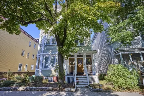 594 Putnam Ave #2, Cambridge, MA 02139
