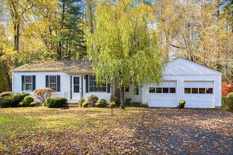 21 Dwight St, Hatfield, MA 01038
