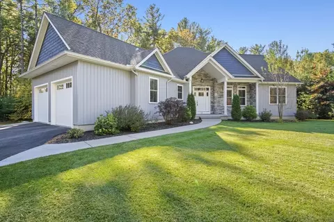 22 Eastwood Ln, South Deerfield, MA 01373