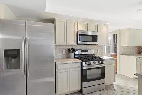 73 Maple Ter, West Springfield, MA 01089 photo 12