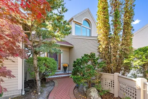 7 Wainwright Rd #118, Winchester, MA 01890