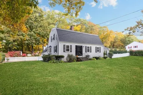 249 High St, Hingham, MA 02043