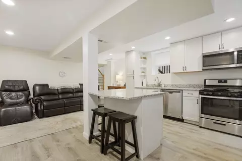 85 Alpine Pl, Franklin, MA 02038 photo 4