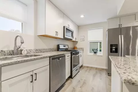 85 Alpine Pl, Franklin, MA 02038 photo 3