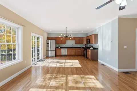 90 Rangeway Rd #303, Billerica, MA 01821