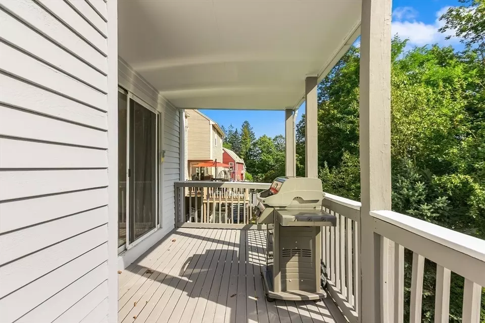 Exterior - 297 Mower St, Worcester, MA 01602 photo 2 of 4