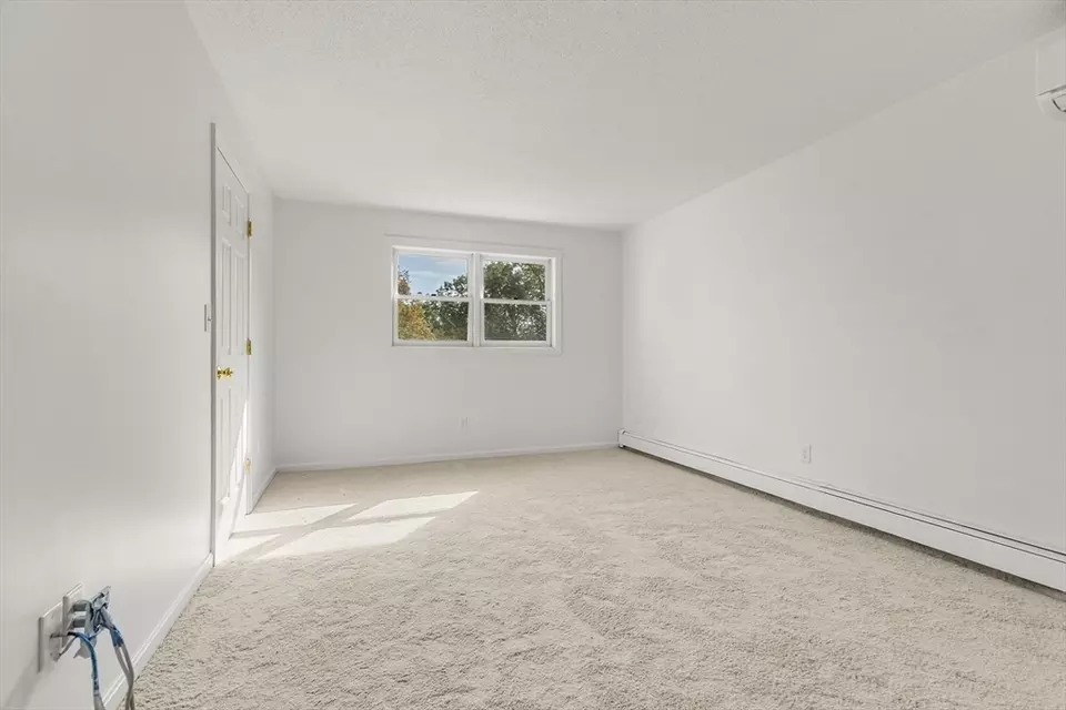 Bedroom - 297 Mower St, Worcester, MA 01602 photo 3 of 4