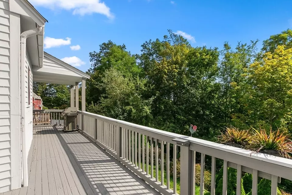 Exterior - 297 Mower St, Worcester, MA 01602 photo 3 of 4