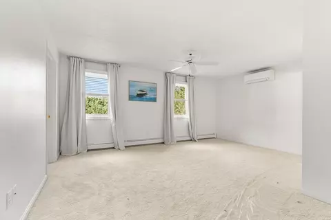 Bedroom - 297 Mower St, Worcester, MA 01602 photo 1 of 4