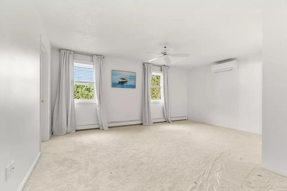 Bedroom - 297 Mower St, Worcester, MA 01602 photo 1 of 4