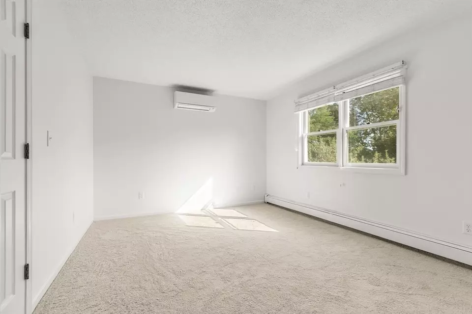 Bedroom - 297 Mower St, Worcester, MA 01602 photo 4 of 4