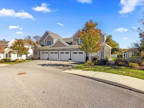 91 Newfield St #23, Plymouth, MA 02360