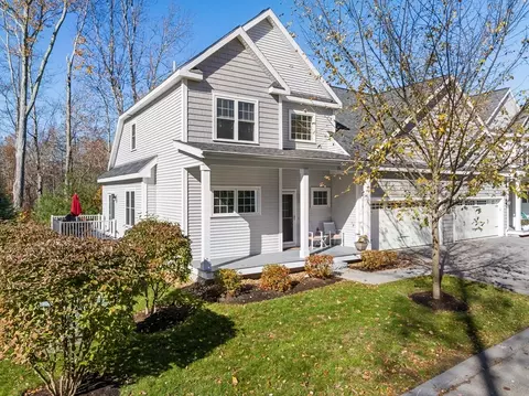 23 Stonebrook #11, Southborough, MA 01772