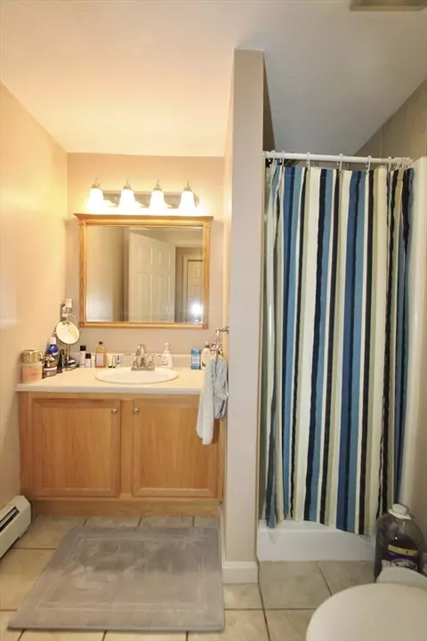 Bath - 11 Phoenix St, Worcester, MA 01604 photo 1 of 2