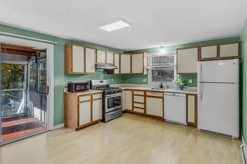 46 Vincent Cir, Worcester, MA 01604 photo 9
