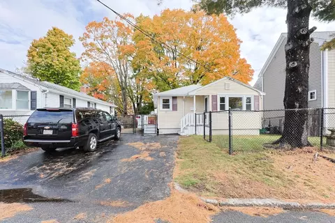 17 Mokema Ave, Waltham, MA 02451