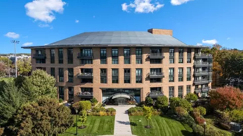 2400 Beacon St #112, Boston, MA 02467