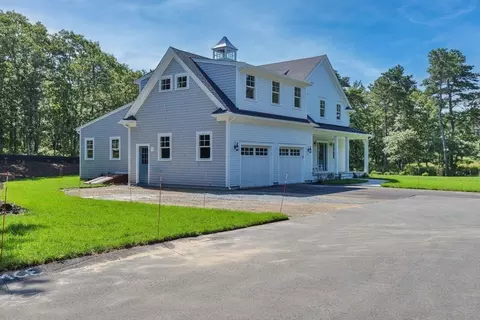 1025 Orleans Rd, Harwich, MA 02645
