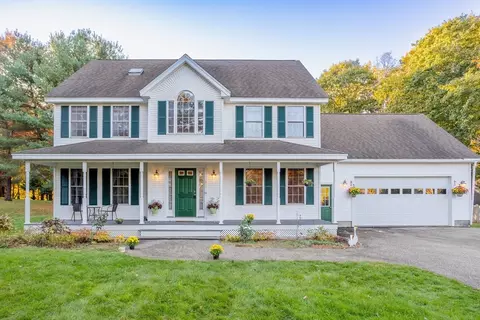 31 Prospect St, Pepperell, MA 01463