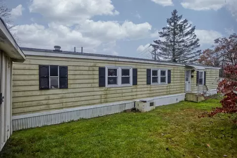 46 Dogwood Ln, Wales, MA 01081