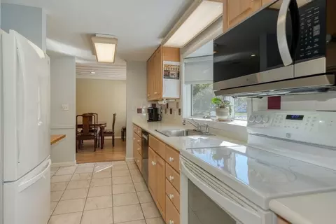 36 Ruthellen Rd, Framingham, MA 01701 photo 12
